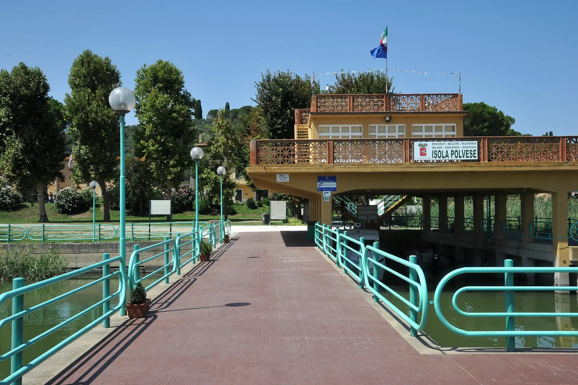 Isola Polvese, Pontile e Porto