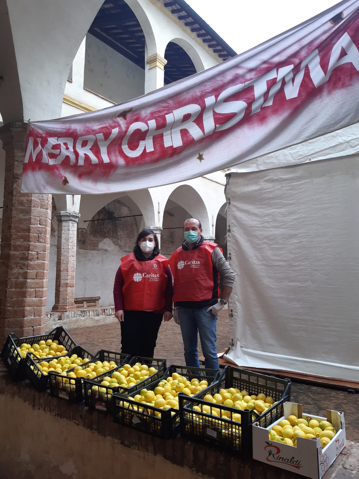 Limoni Villa Fidelia alla Caritas Foligno