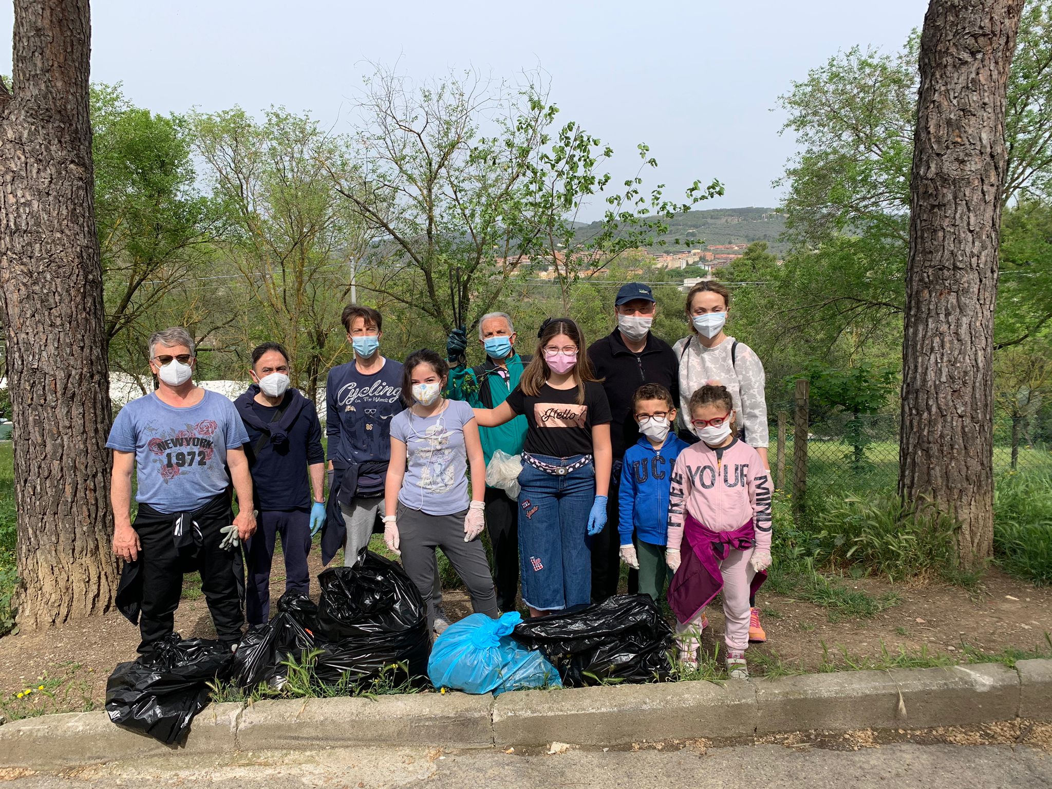 Madonna Alta -  Comitato Borgo Storico Madonna Alta pulisce parco vicino alle scuole 