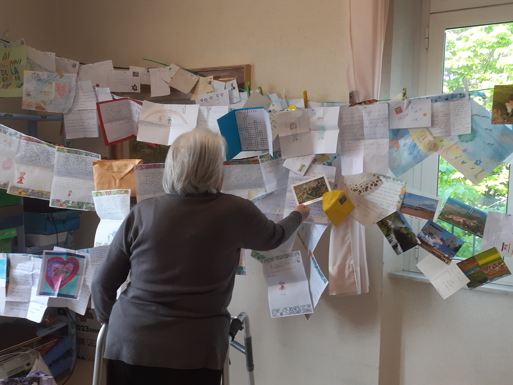 "Cari amici… vi scriviamo", un’ondata di affetto “travolge” gli ospiti delle Residenze protette di Panicale 