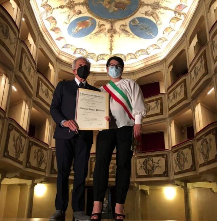 Immagine - Cerimonia di consegna dell'onorificenza