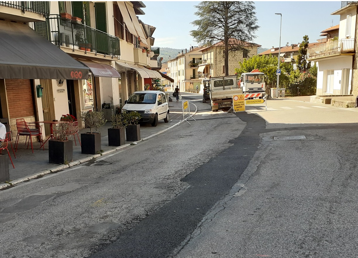 Immagine - Un tratto di Viale Parini su SP 105 Trestina