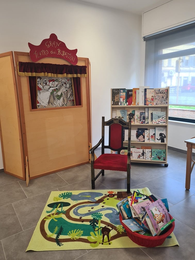 La biblioteca in allestimento