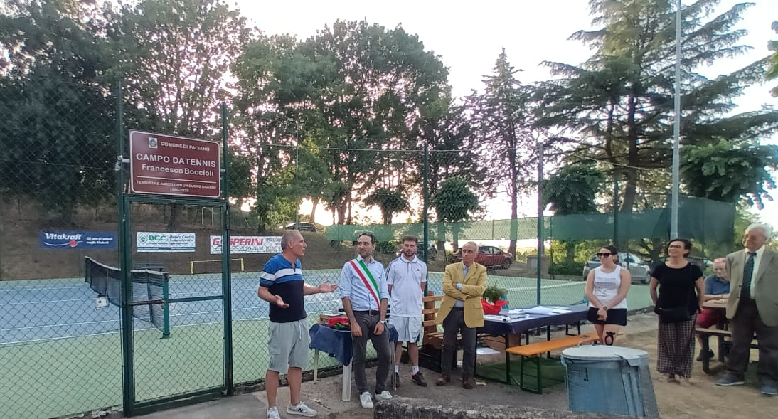 Intitolato a Francesco Boccioli il campo da tennis di Paciano