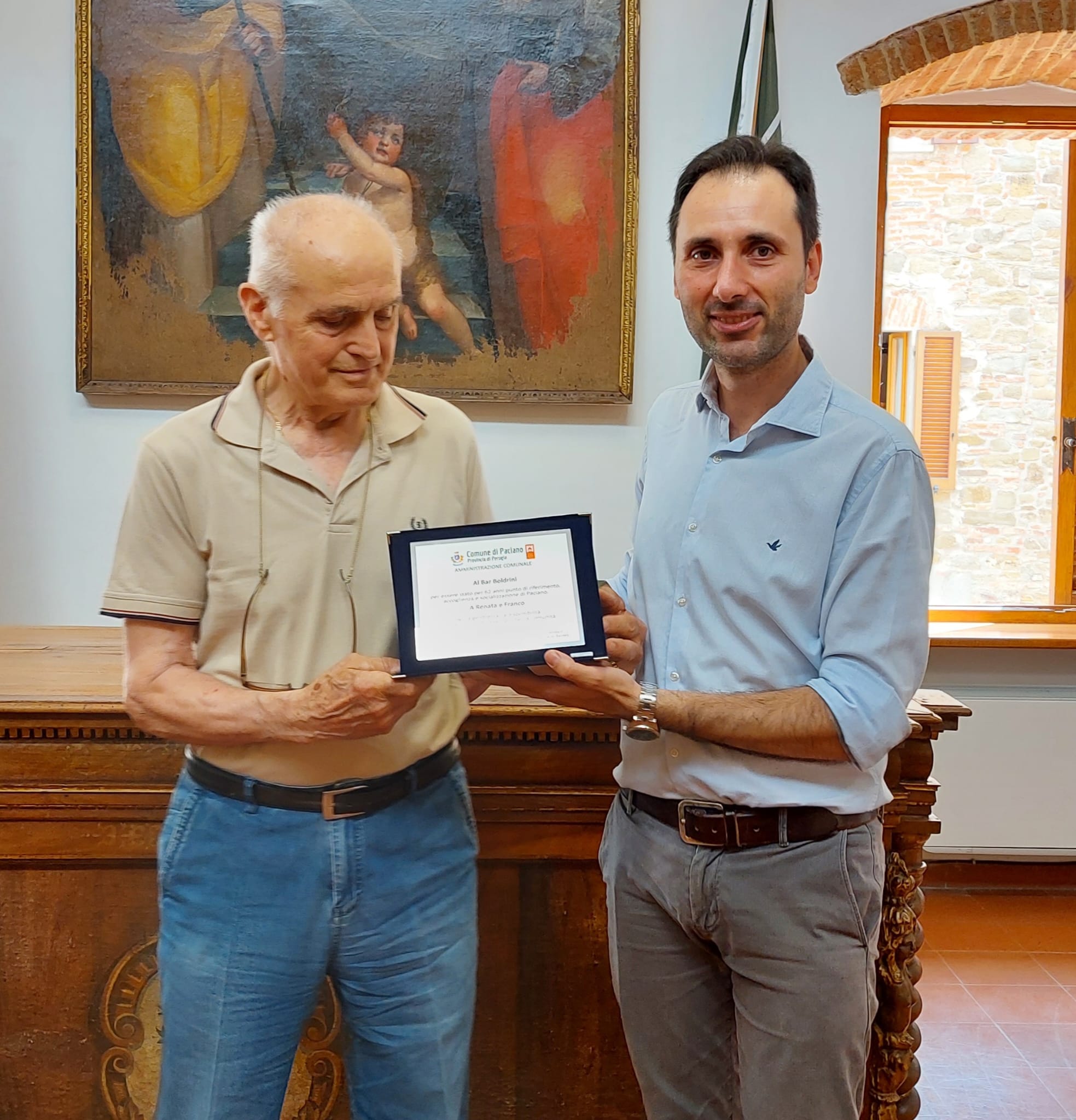 La consegna della targa