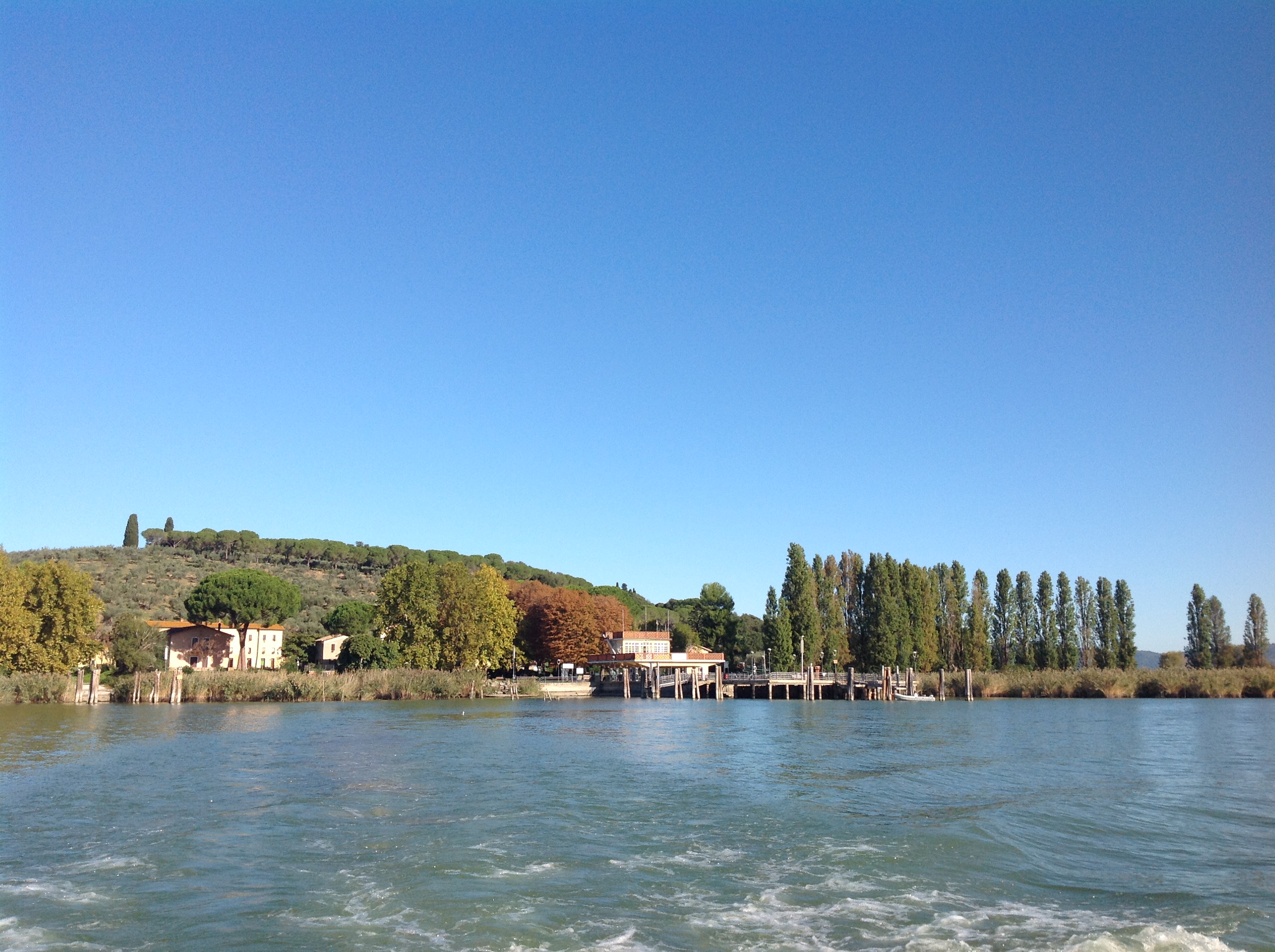 Isola Polvese, Il Borgo visto dal lago