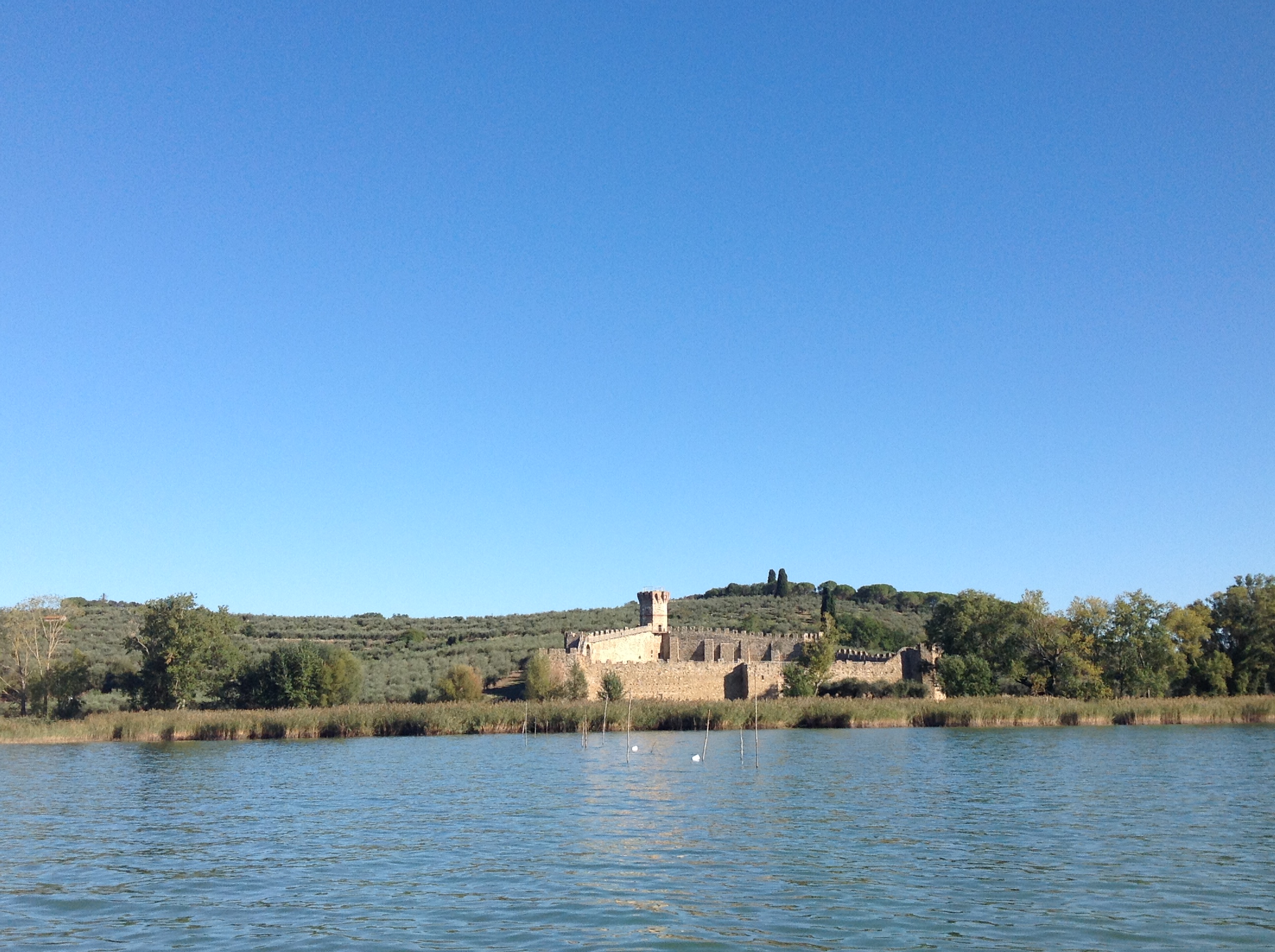 Isola Polvese, Castello di Difesa XV sec., visto dal lago