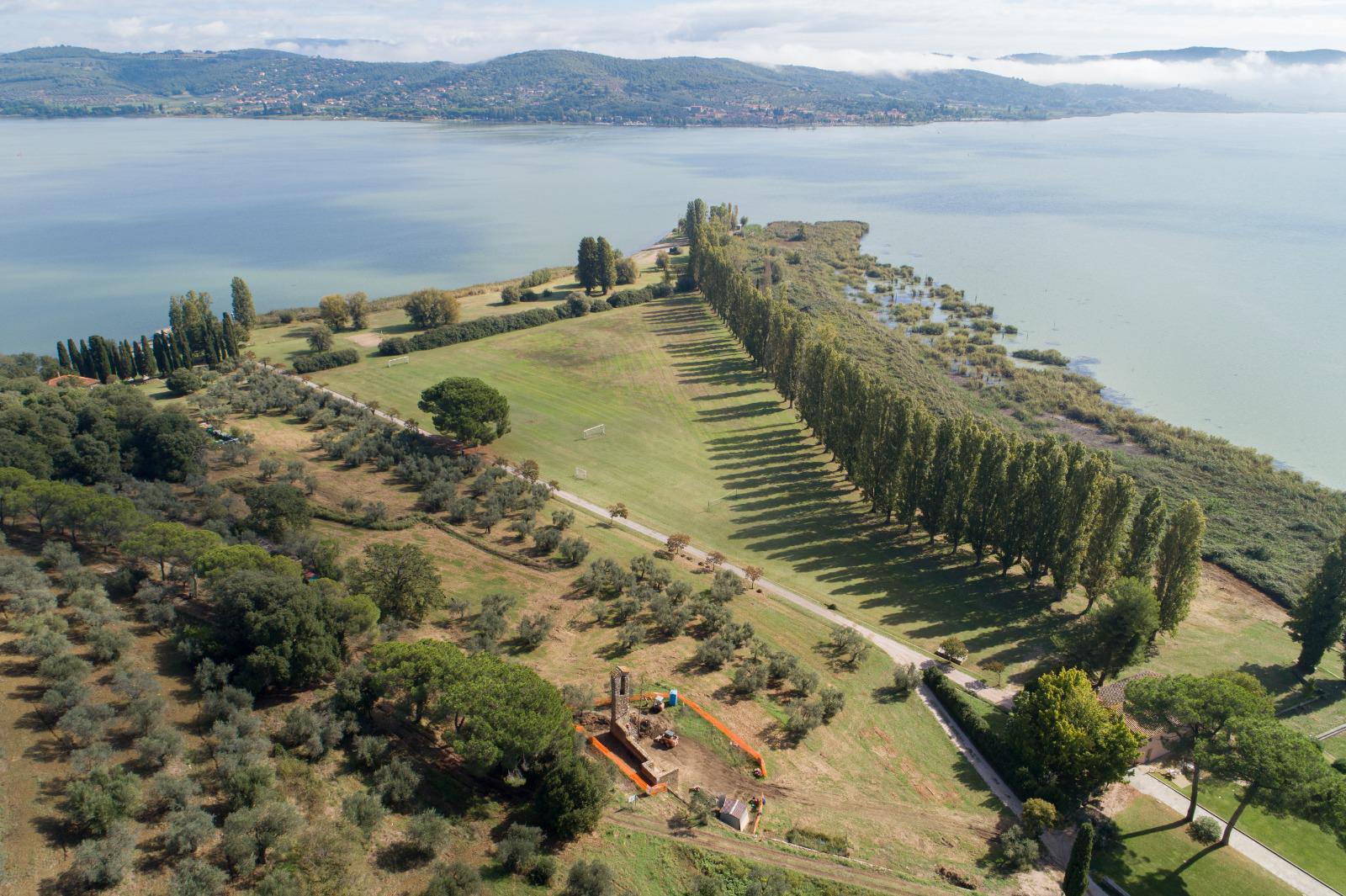 Isola Polvese, parte del Percorso del Periplo, veduta aerea