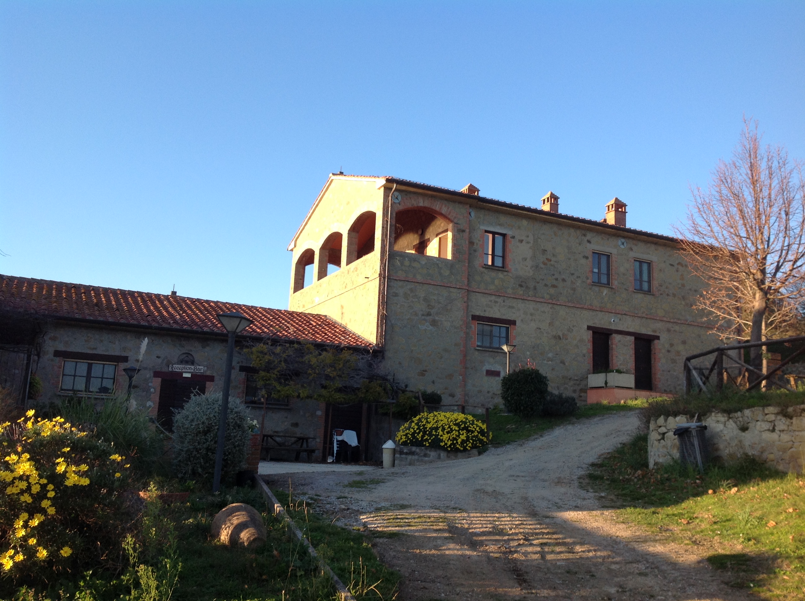 Isola Polvese, Fattoria ”Il Poggio” o Ostello
