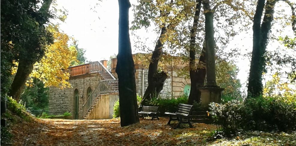 Immagine - Il Villino ottocentesco, retro (soleggiato)