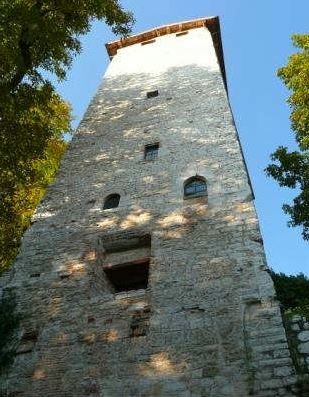 Immagine - La Torre medioevale, reperto rimasto del Convento di San Luca (vista finestrelle)