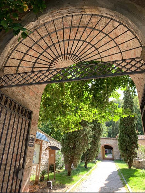 Immagine - Parco Ranghiasci Brancaleoni, porta d'ingresso