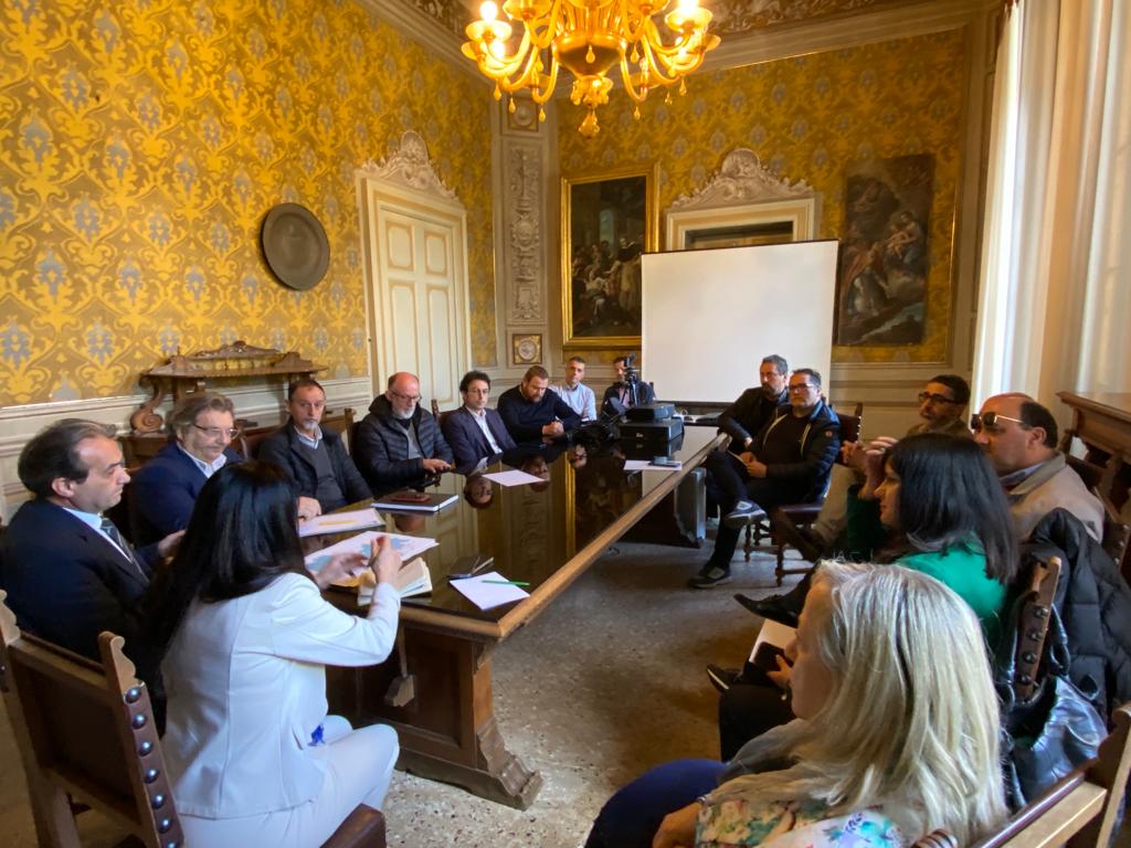 immagine incontro presidente Proietti e consigliere Landrini con area viabilità