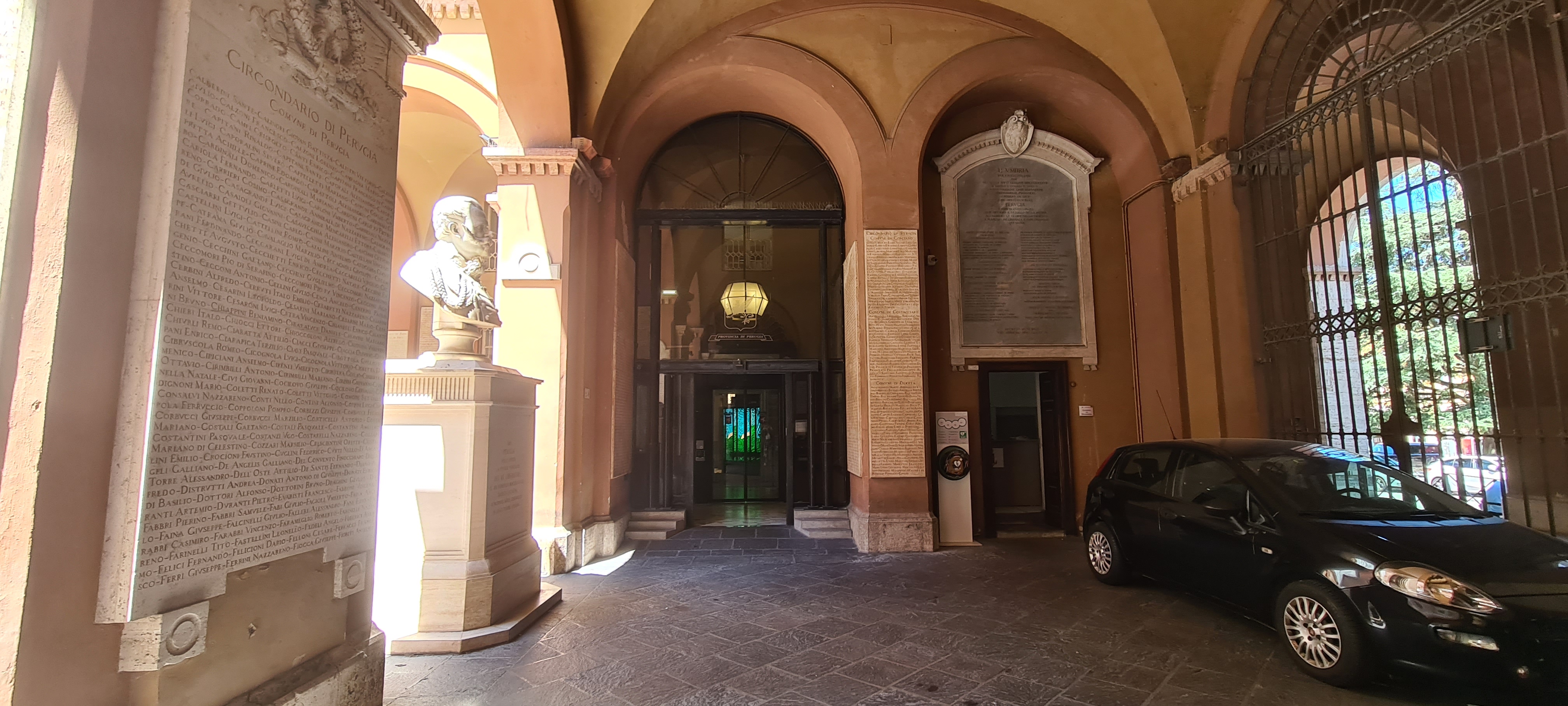 Palazzo provincia ingresso