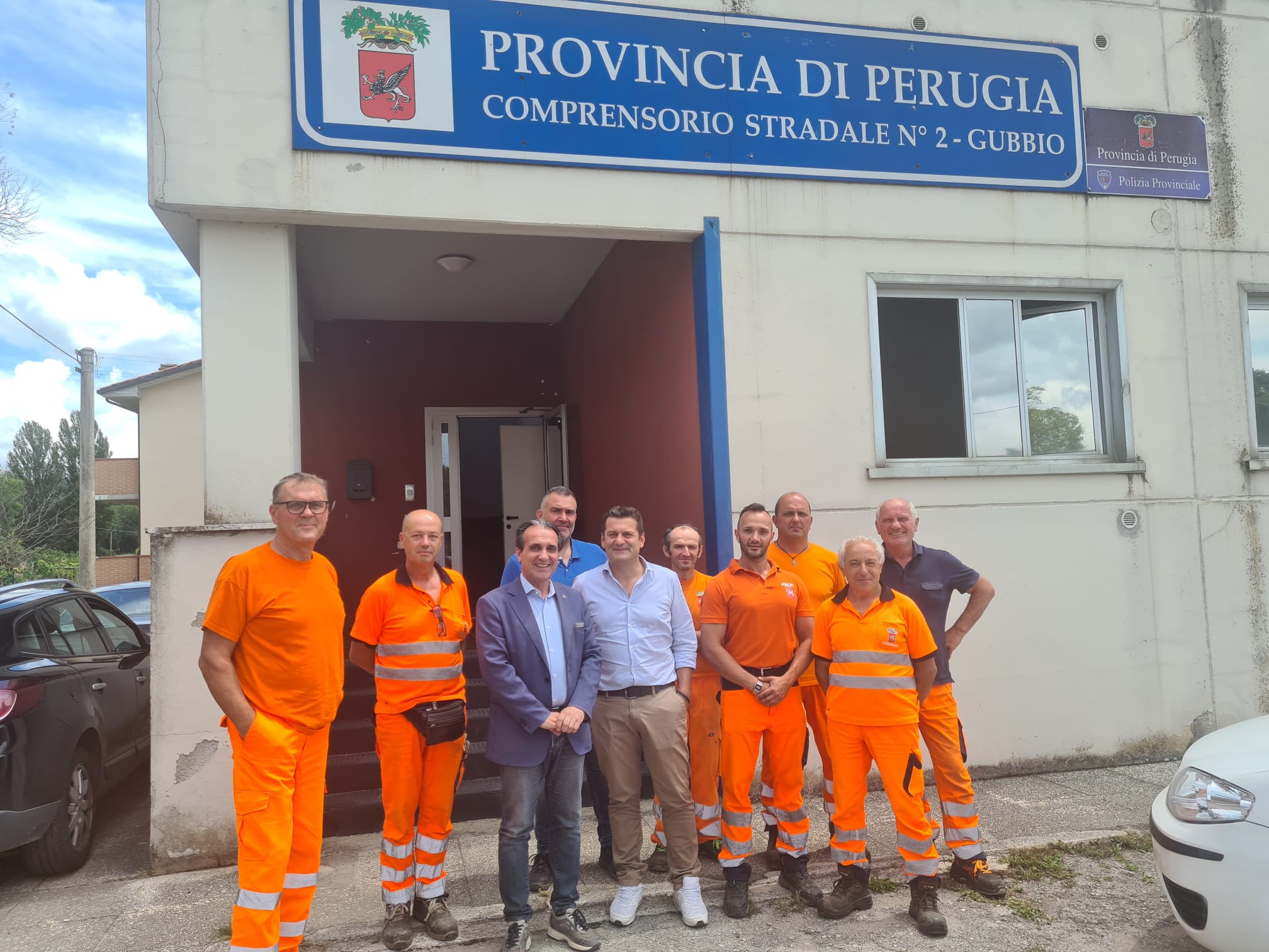immagine sopralluogo del consigliere Landrini sulle strade del territorio di Gubbio, visita al comprensorio 