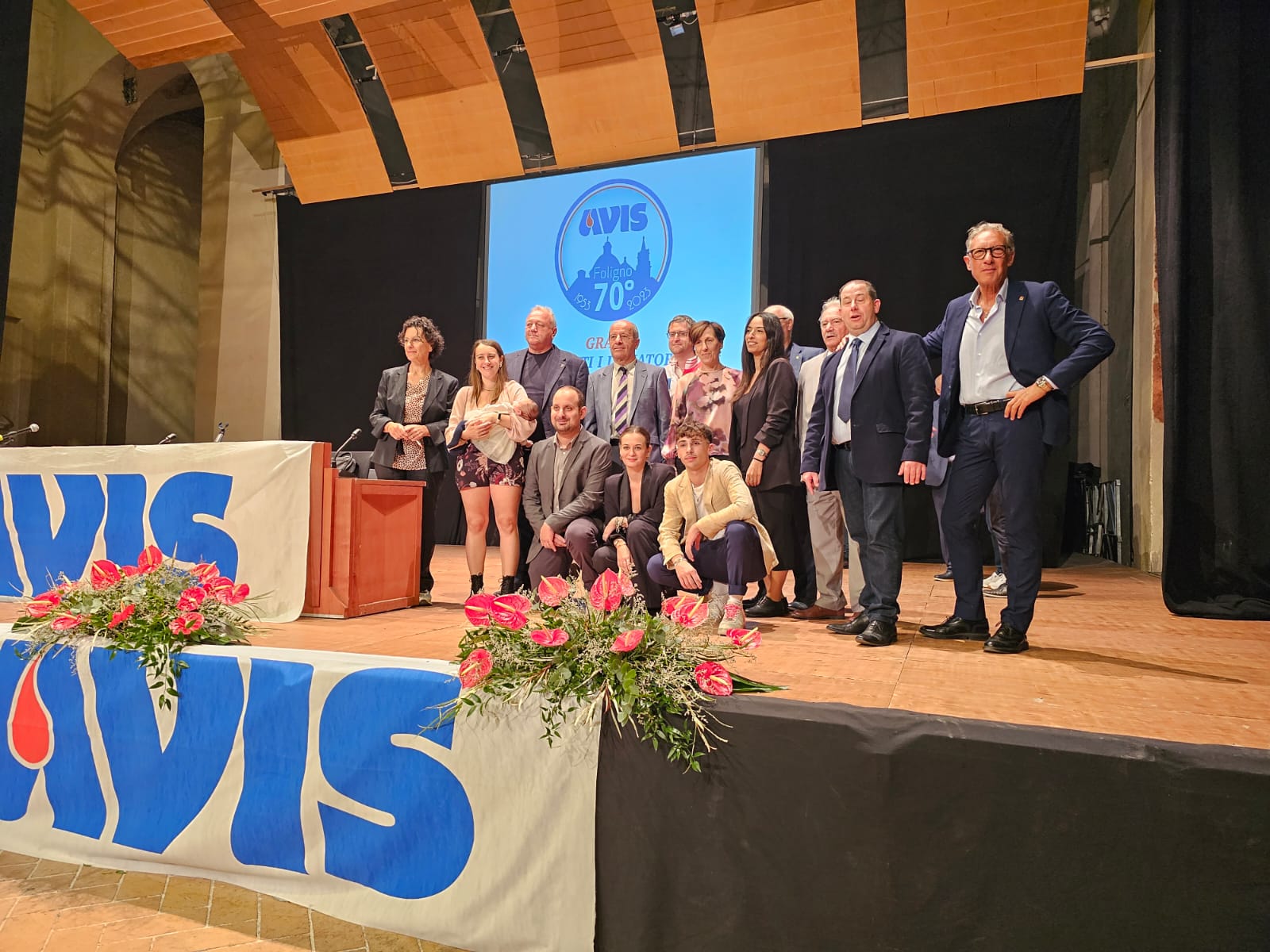 immagine della cerimonia 70 anni Avis Foligno