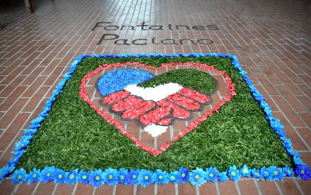 Il logo realizzato con i fiori
