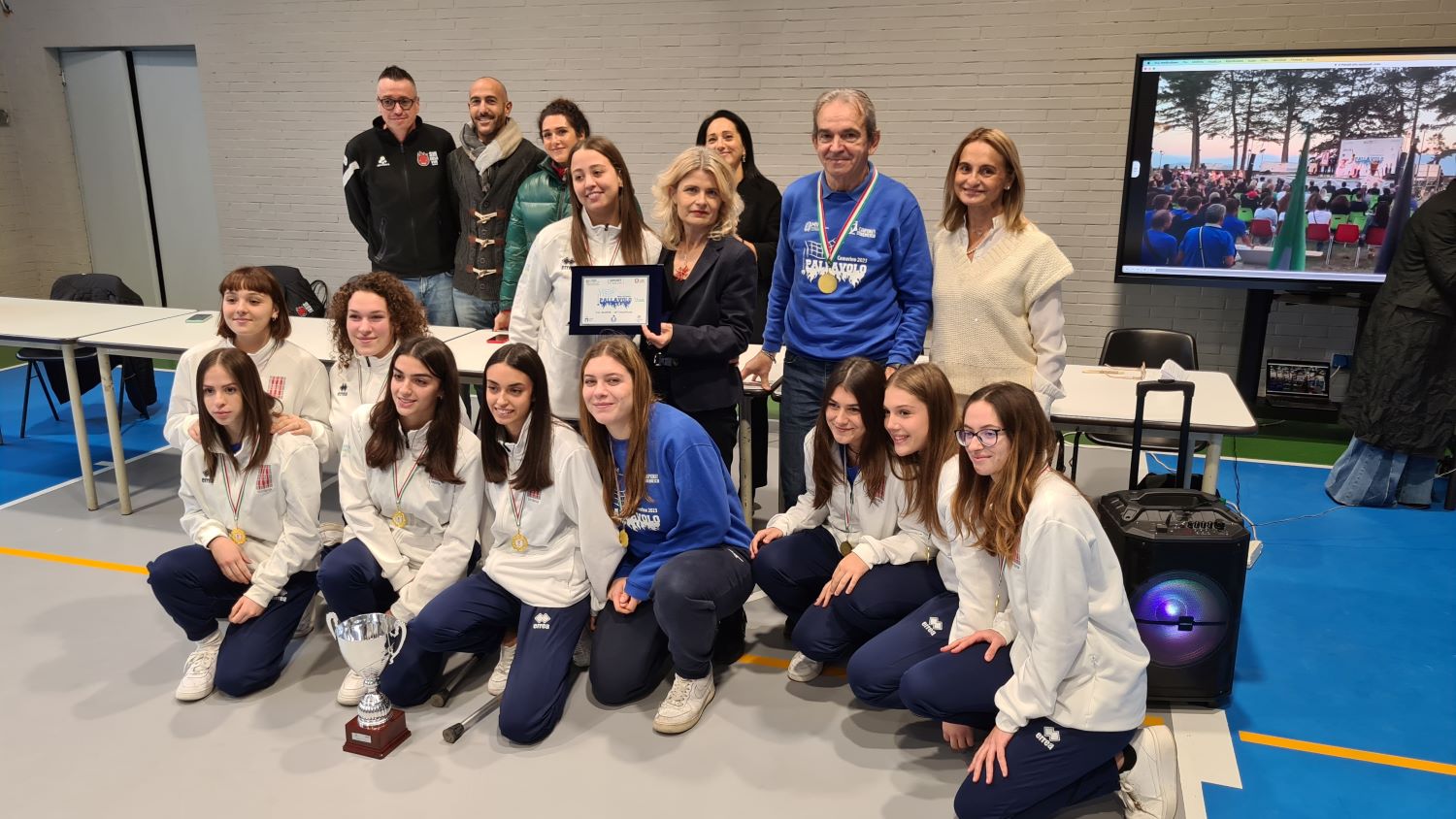 Premiazione squadra di pallavolo