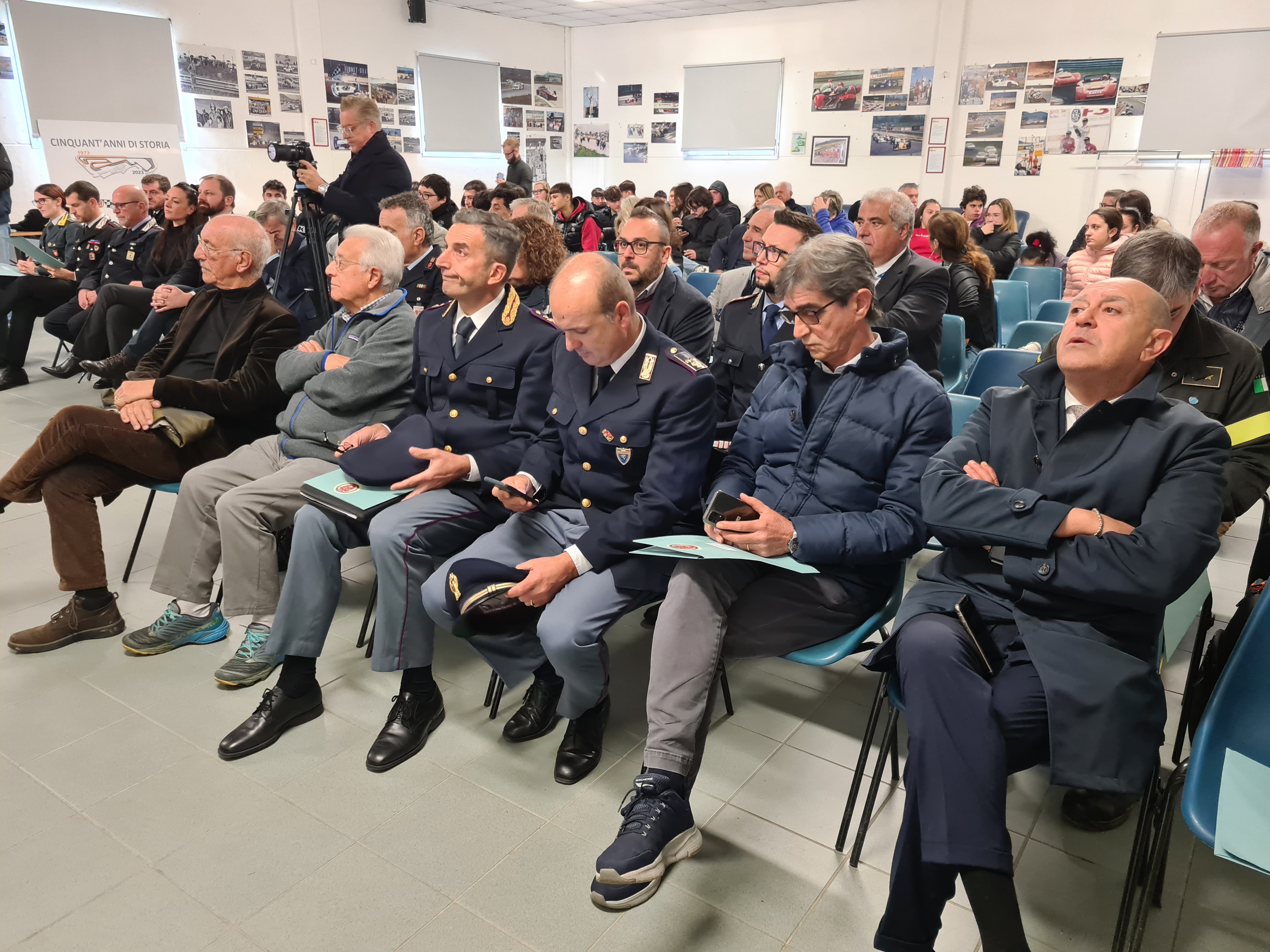 Le autorità presenti all'evento
