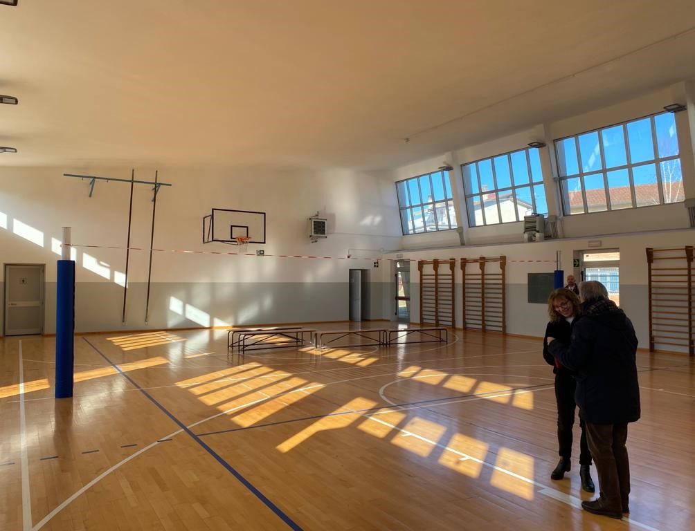 immagine inaugurazione lavori di riqualificazione della palestra della scuola secondaria di primo grado “Giacomo Leopardi” di Pistrino
