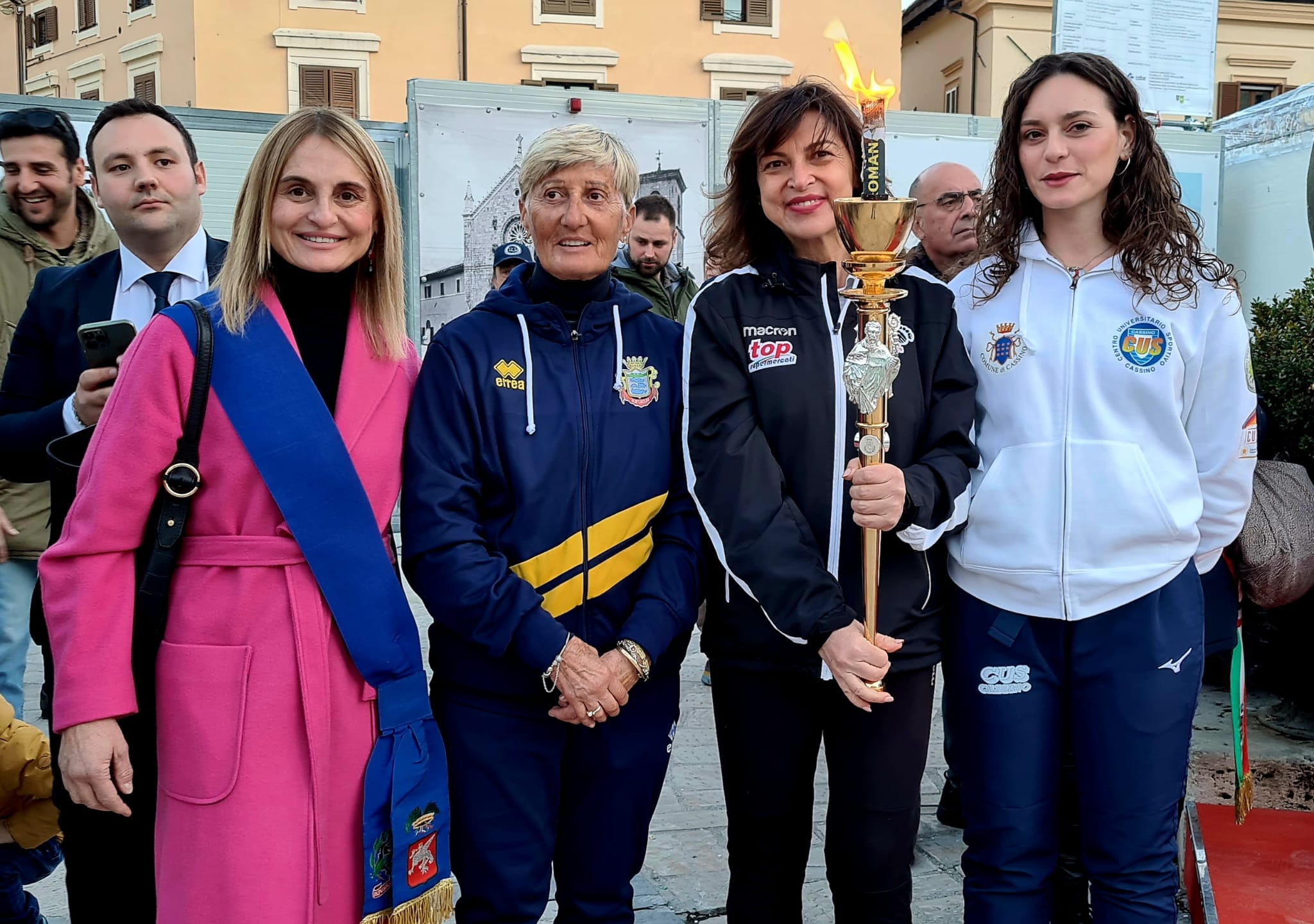Momento della cerimonia accensione fiaccola