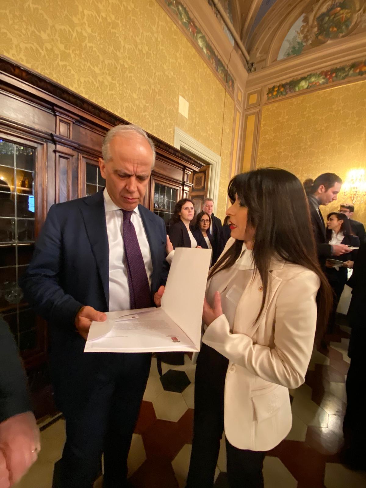 La presidente Stefania Proietti con il ministro Matteo Piantedosi