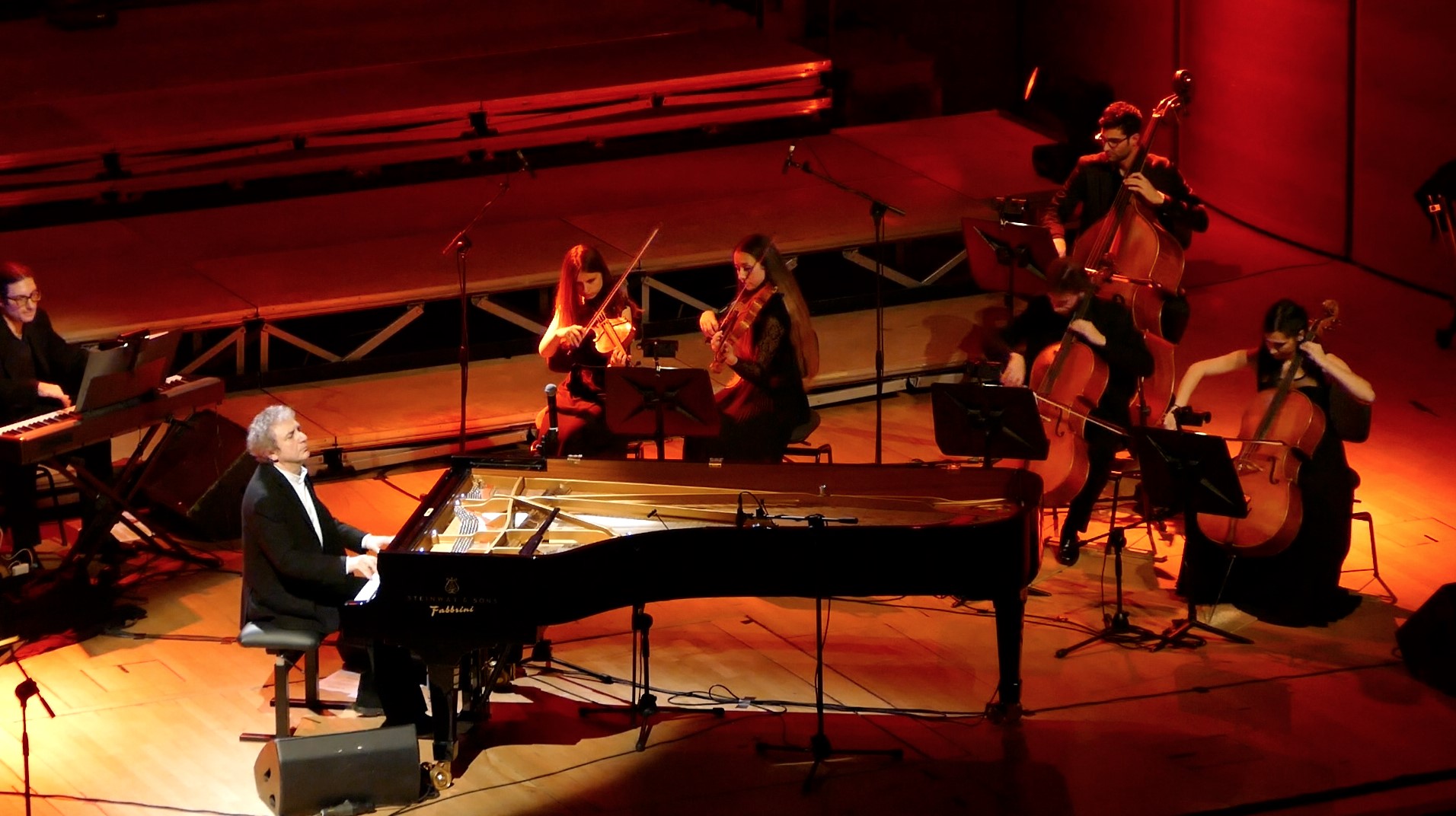 Eventi – Il celebre pianista Roberto Cacciapaglia in concerto al Teatro degli Illuminati