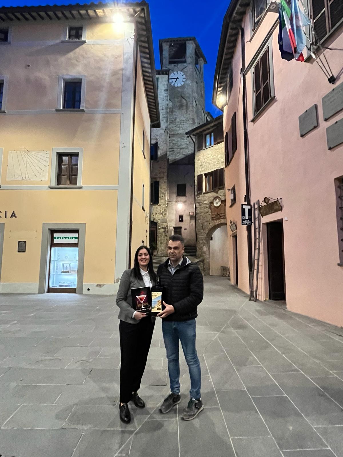 Immagine con Sara Polidori insieme al sindaco Rinaldi 