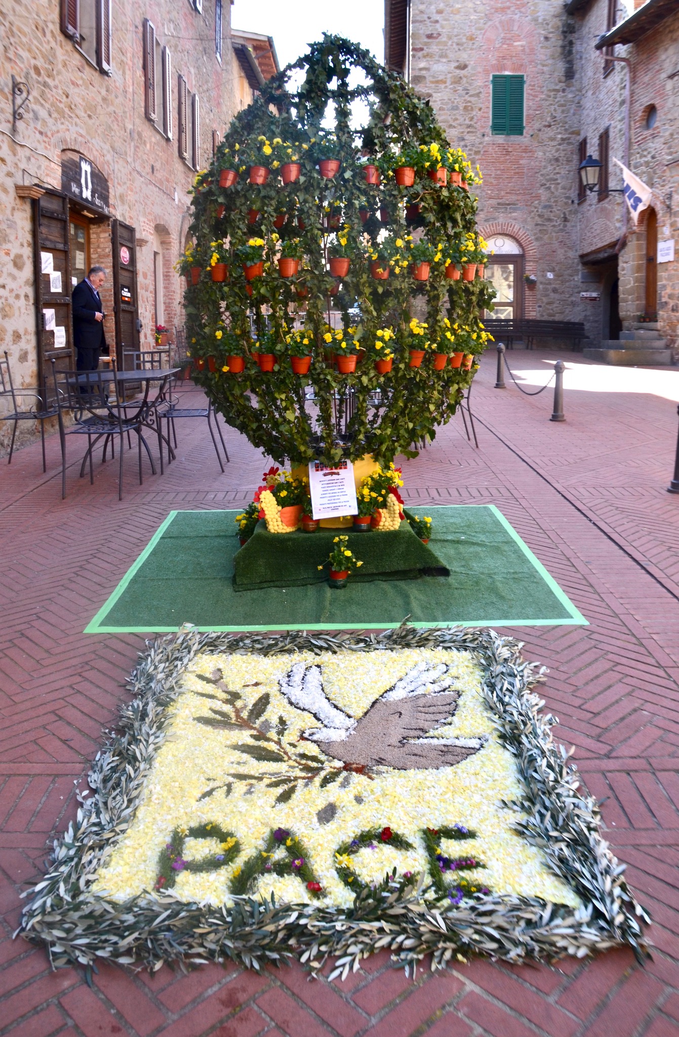 L'opera realizzata in Piazza della Repubblica