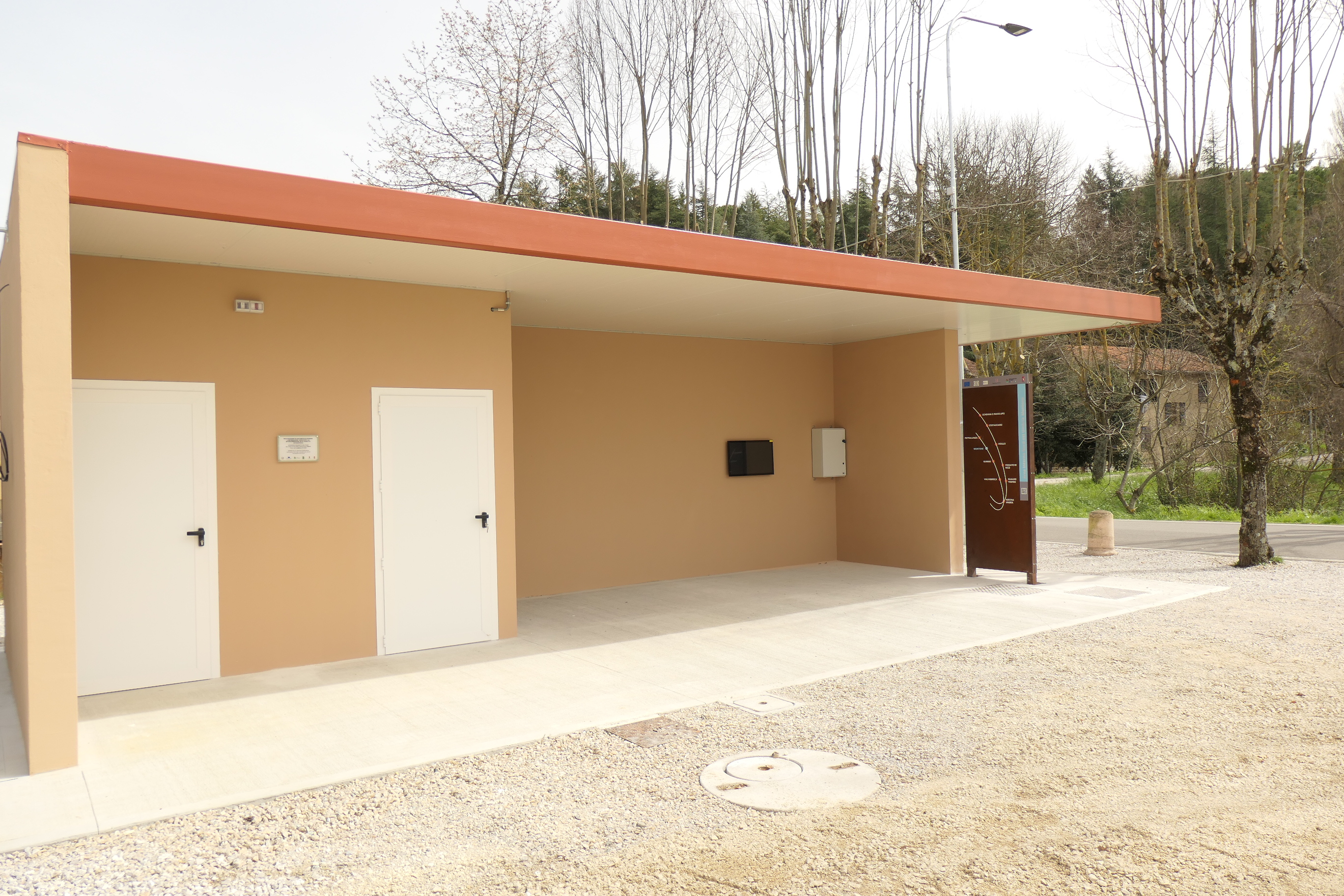 Montone, immagine punto di approdo per informazioni turistiche e di riconnessione alla viabilità intermodale