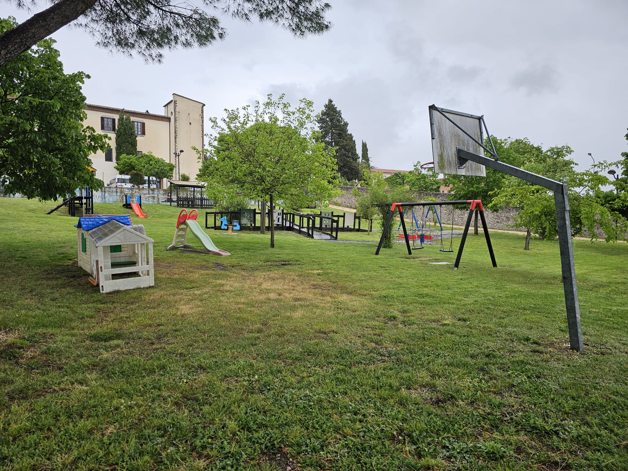 immagine del parco del Centro Speranza di Fratta Todina