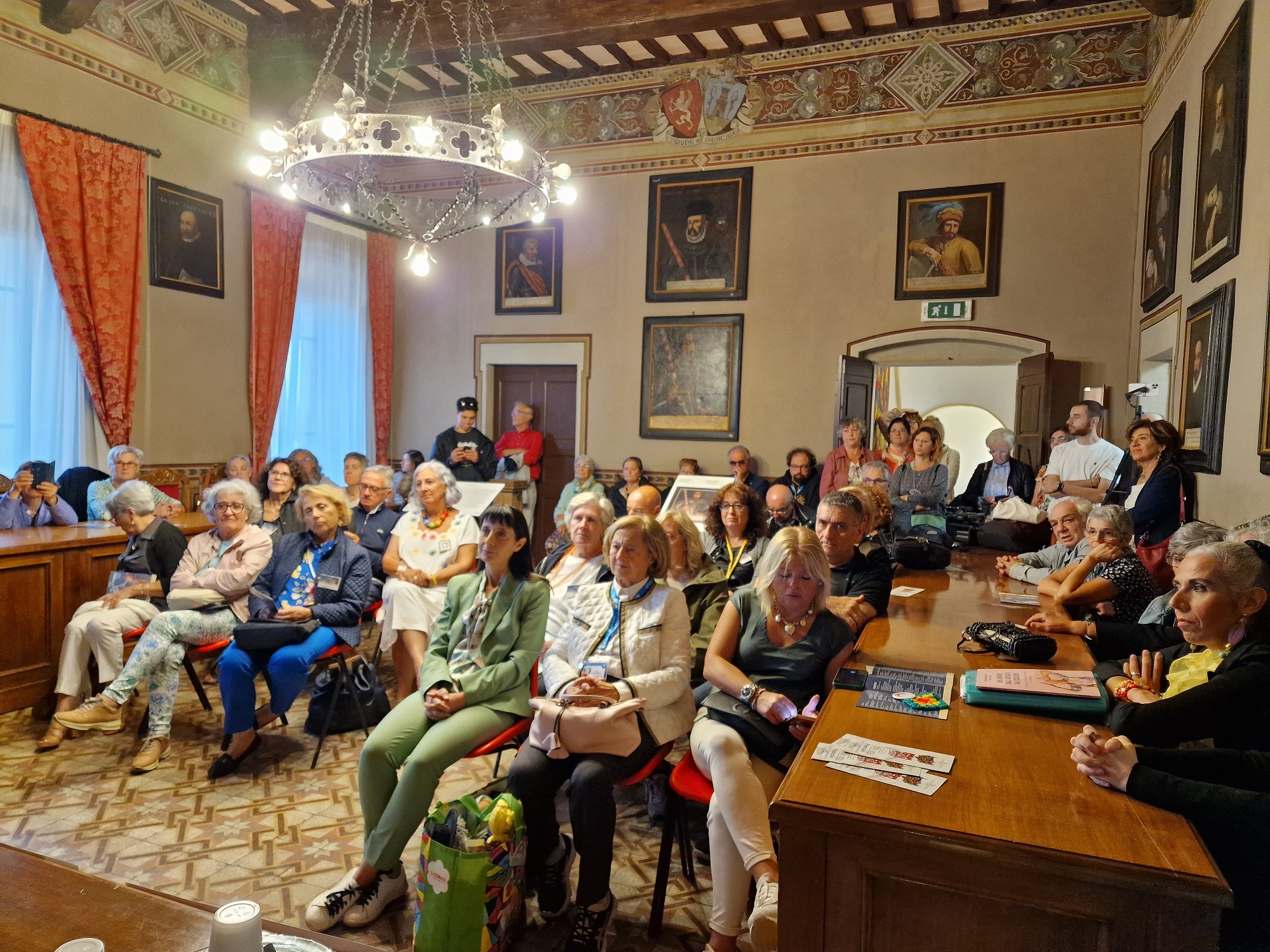 L'inaugurazione nella Sala consiliare
