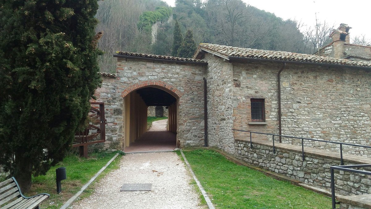 Parco Ranghiasci Brancaleoni, porta d'ingresso
