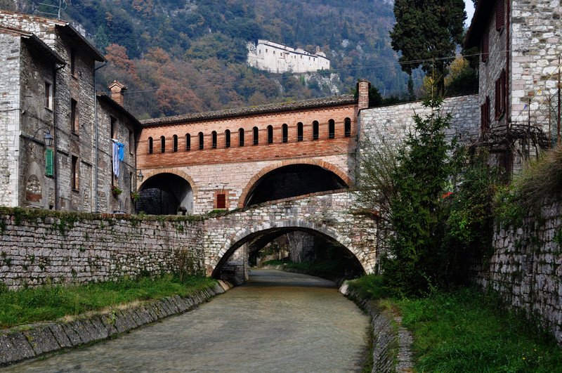 Ponte sul torrente Camignano