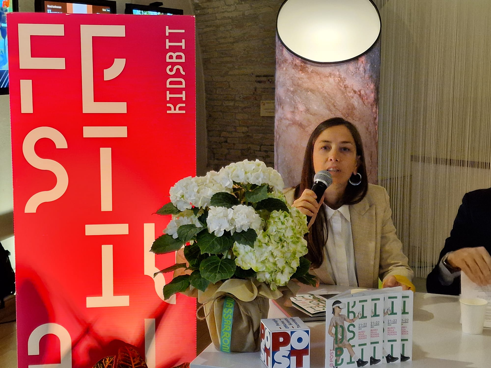 immagine della conferenza stampa di presentazione KIDSBIT@POST