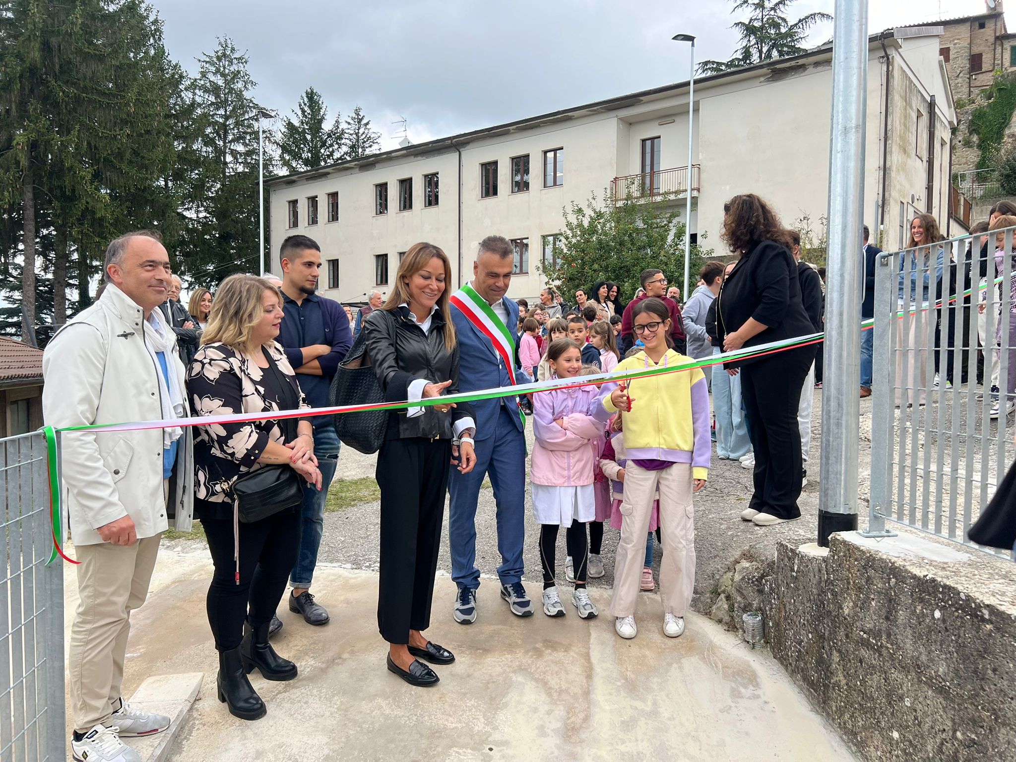 immagine dell’inaugurazione della scuola secondaria di primo grado “Giuseppe Polidori” di Montone