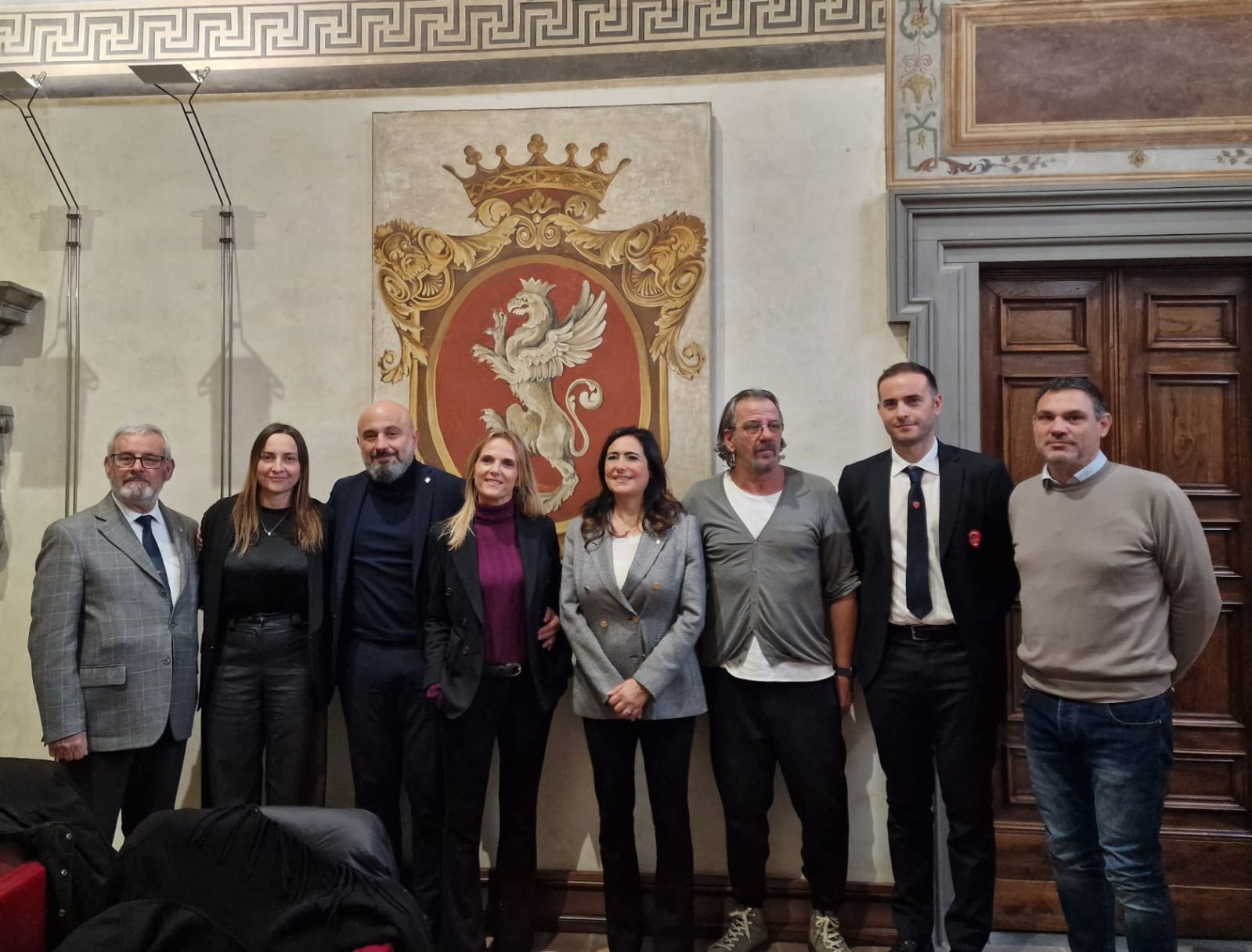 Partita della Solidarietà, immagine della conferenza stampa di presentazione. Foto di gruppo