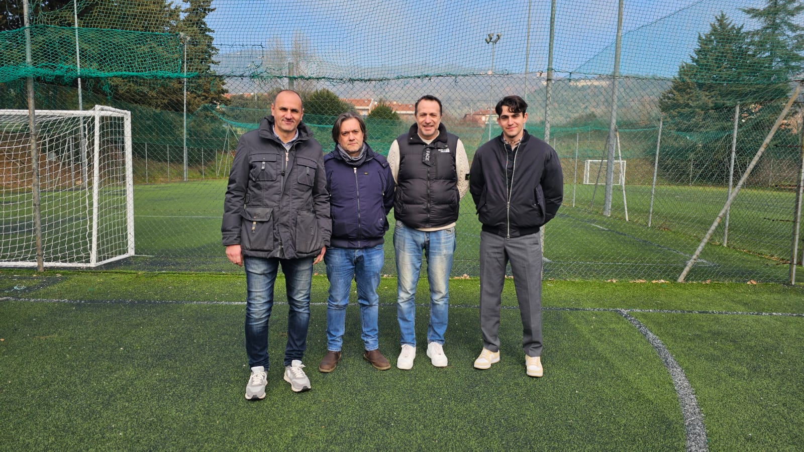 Immagine della consegna della struttura sportiva di Olmo. Nella foto: Andrea Moretti, Emiliano Nicchi, Claudio Costantini e Lorenzo Costantini