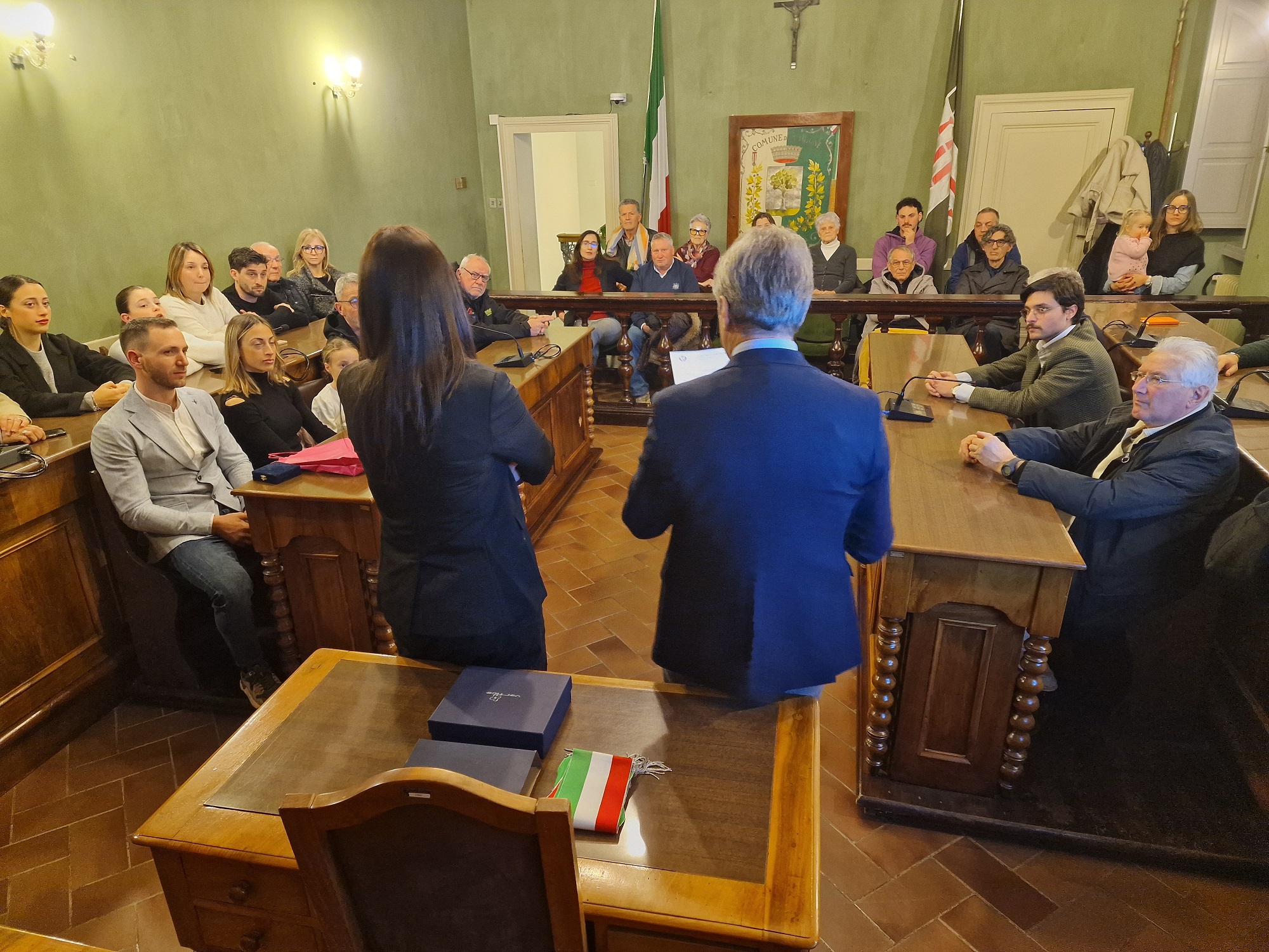 La cerimonia nella Sala del Consiglio comunale