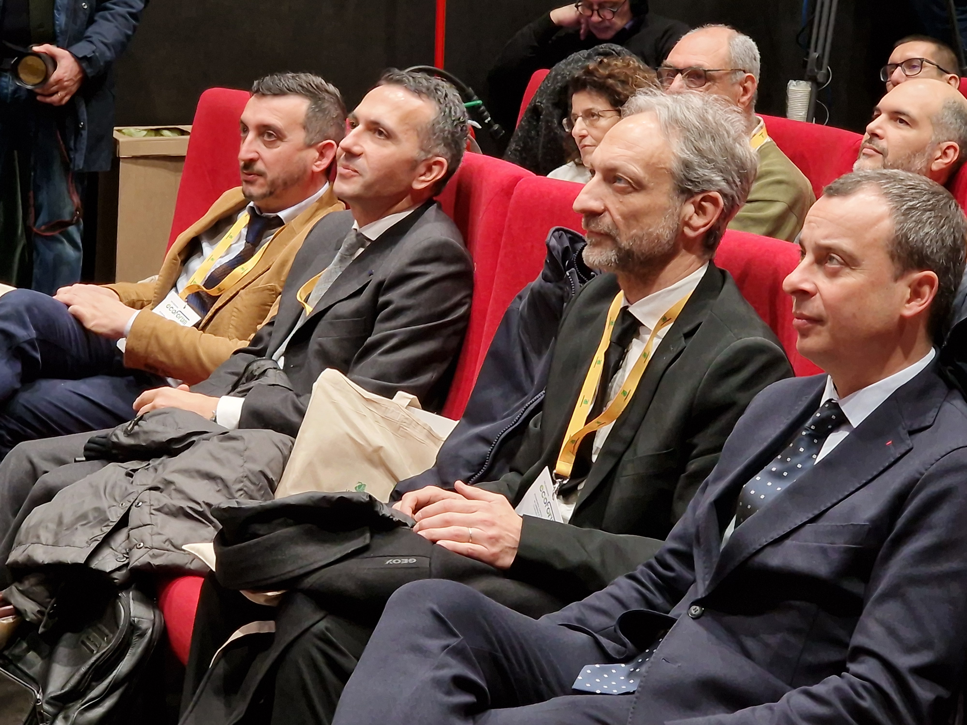 Il vicepresidente Pasquali mentre assiste al Forum