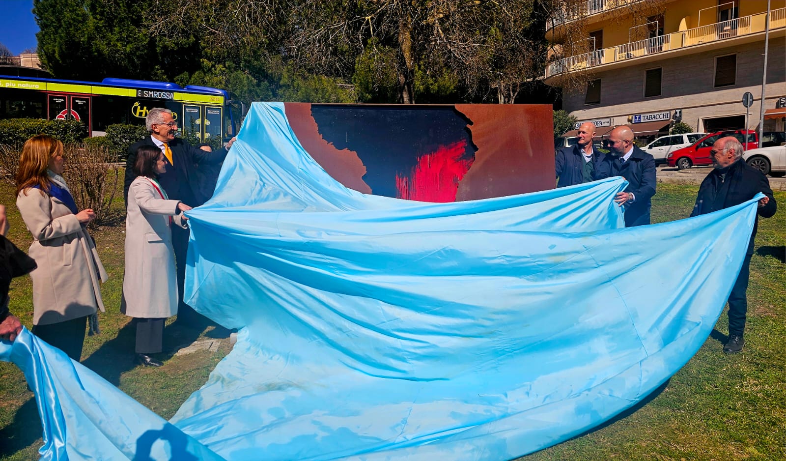 “La grande ferita”, a Perugia inaugurata l’opera in memoria delle vittime del Covid