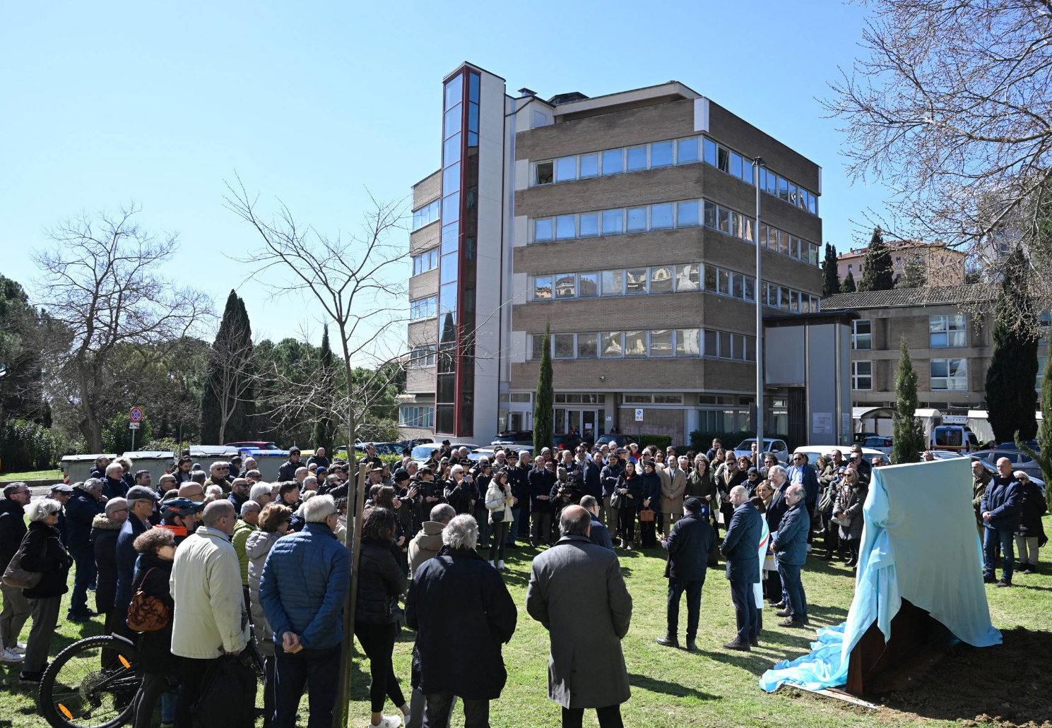 Inaugurazione dell’opera in memoria delle vittime del Covid a Perugia