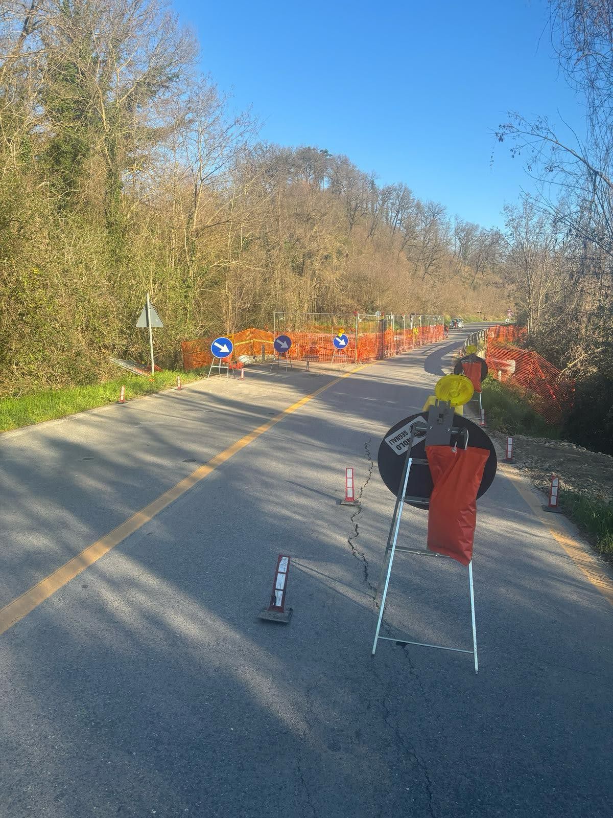 Il cantiere lungo la Sp 105 di Trestina