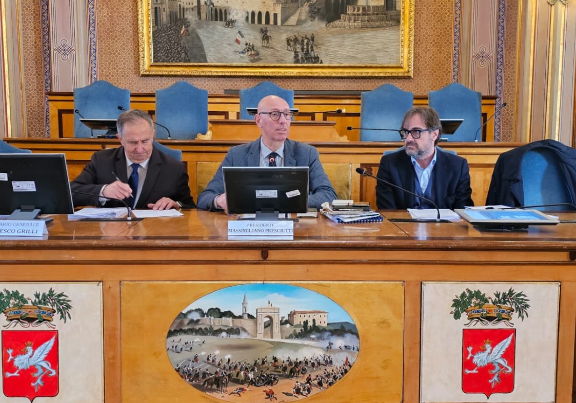 In Provincia – Il Consiglio approva le variazioni al Bilancio 2025-2027: risorse per viabilità, scuole e patrimonio