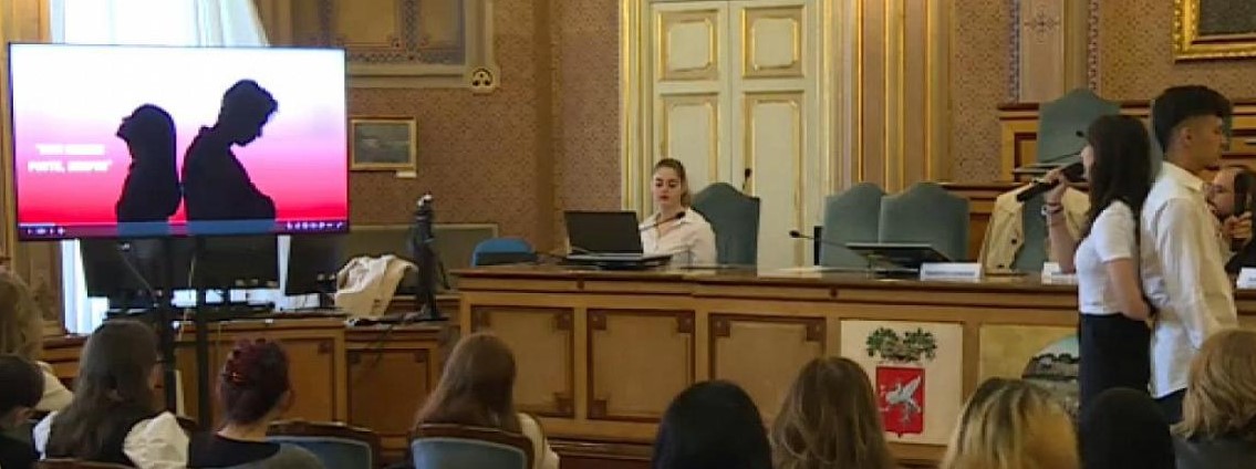 Foto presentazione lavori dei ragazzi partecipanti