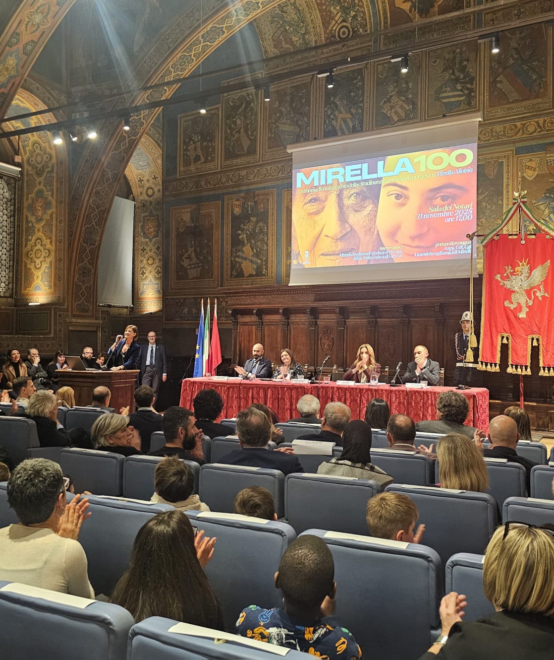 Immagine della cerimonia di conferimento della cittadinanza onoraria a Mirella Alloisio