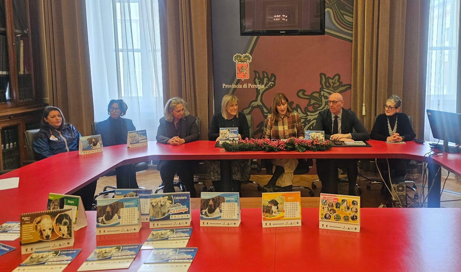 Immagine della conferenza stampa di presentazione del Calendario 2026 dello Sportello a 4 Zampe della Provincia di Perugia