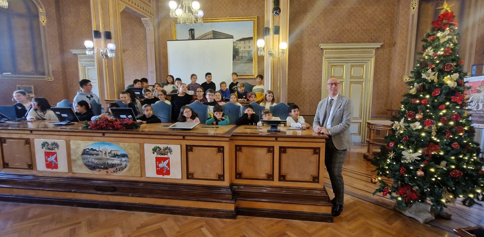 Il presidente Presciutti “cicerone d’eccezione” per gli alunni di Pierantonio Il presidente Presciutti “cicerone d’eccezione” per gli alunni di Pierantonio