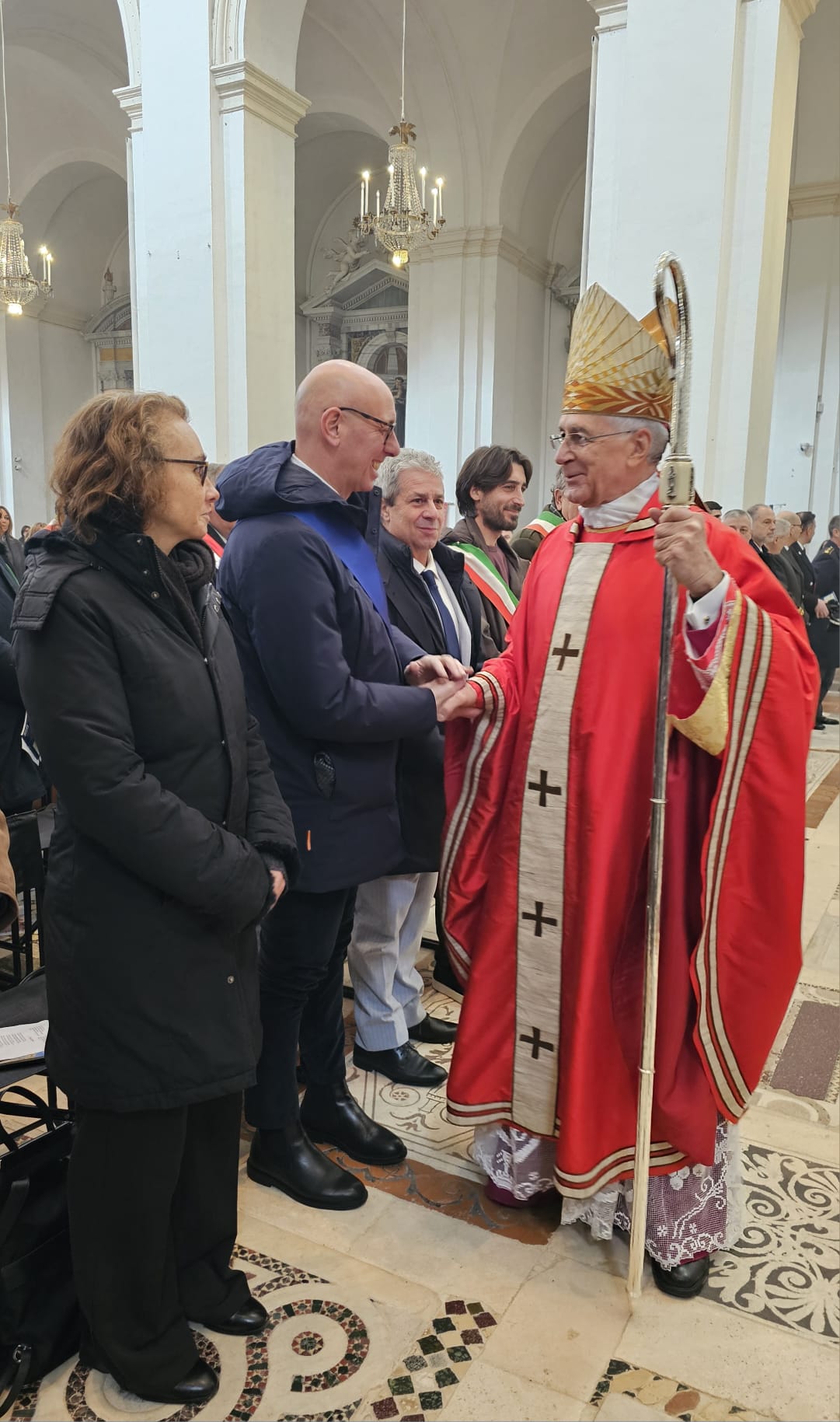 Le celebrazioni in onore di S. Ponziano. L’Arcivescovo Renato Boccardo saluta il presidente della Provincia di Perugia, Massimiliano Presciutti