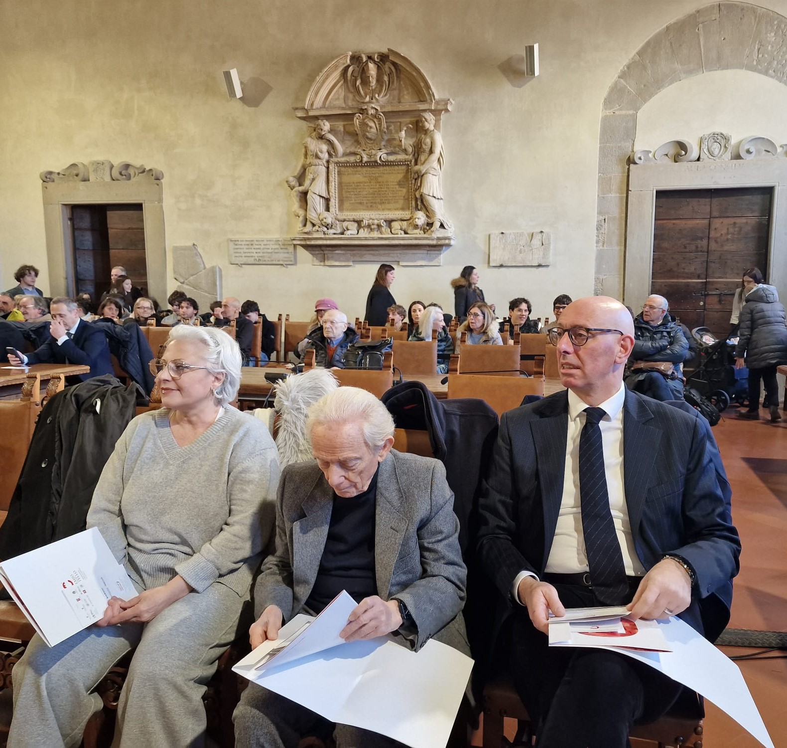 Immagine della cerimonia del “Premio Destinazione Altrove. La scrittura come esplorazione di mondi senza tempo”